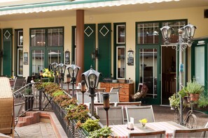 Outdoor dining - Hotel & Restaurant Am Alten Rhin (Neuruppin)