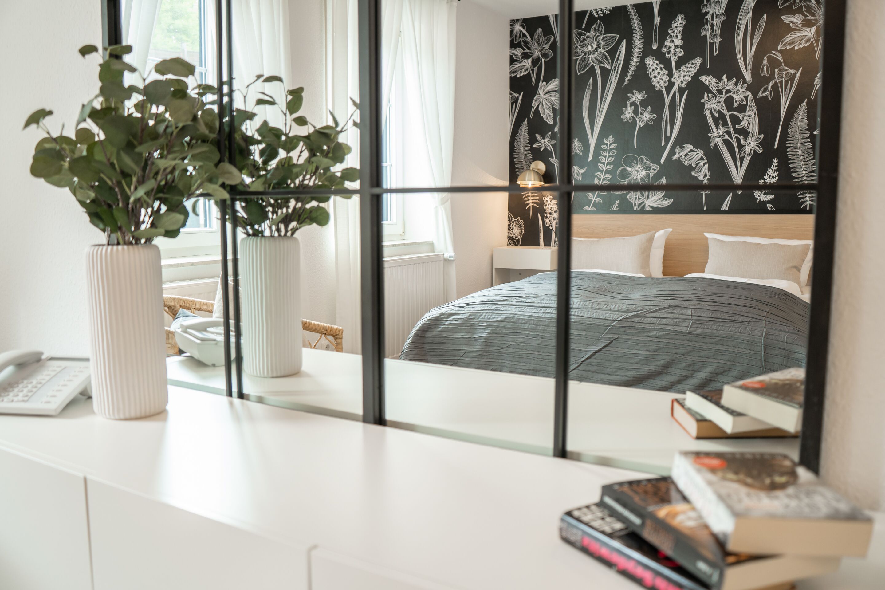 suite, accessible | 1 bedroom, individually decorated, individually furnished, desk