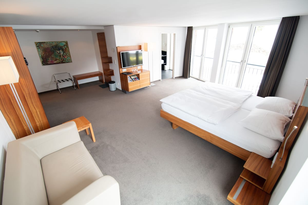 In-room safe, desk, iron/ironing board, free cots/infant beds