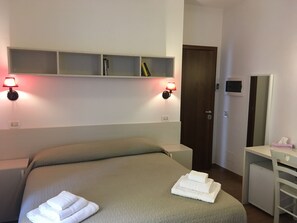Superior Double or Twin Room, Garden View | Down comforters, pillowtop beds, minibar, desk - B&B Mazzini (Rome)