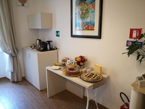 Buffet déjeuner servi tous les jours en supplément