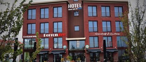 Fachada de la propiedad