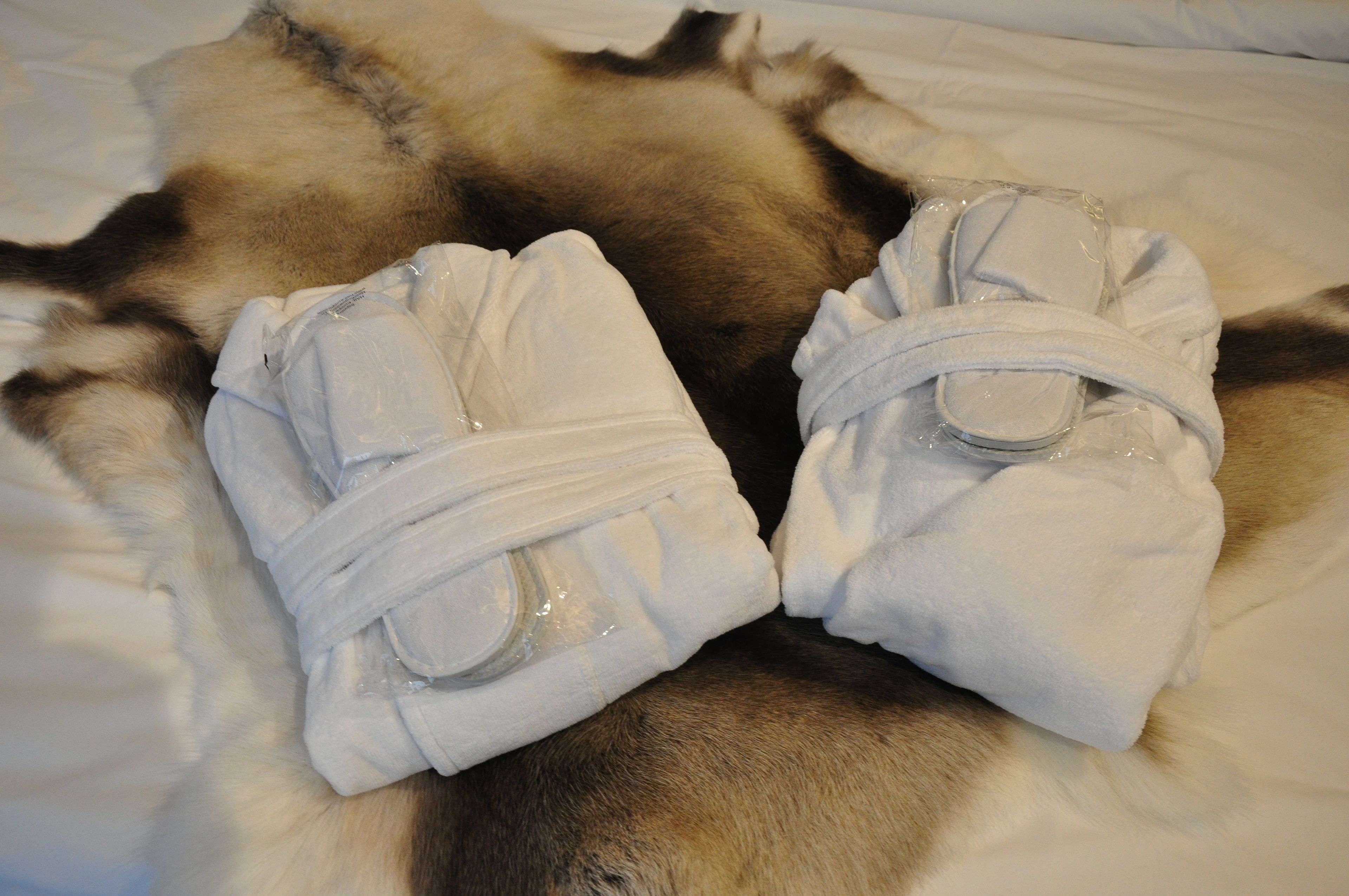 comfort double room | bathroom amenities | shower, rainfall showerhead, free toiletries, hair dryer