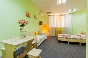 Bügeleisen/Bügelbrett, kostenloses WLAN, Bettwäsche