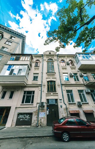 Guest House on Bessarabska Square
