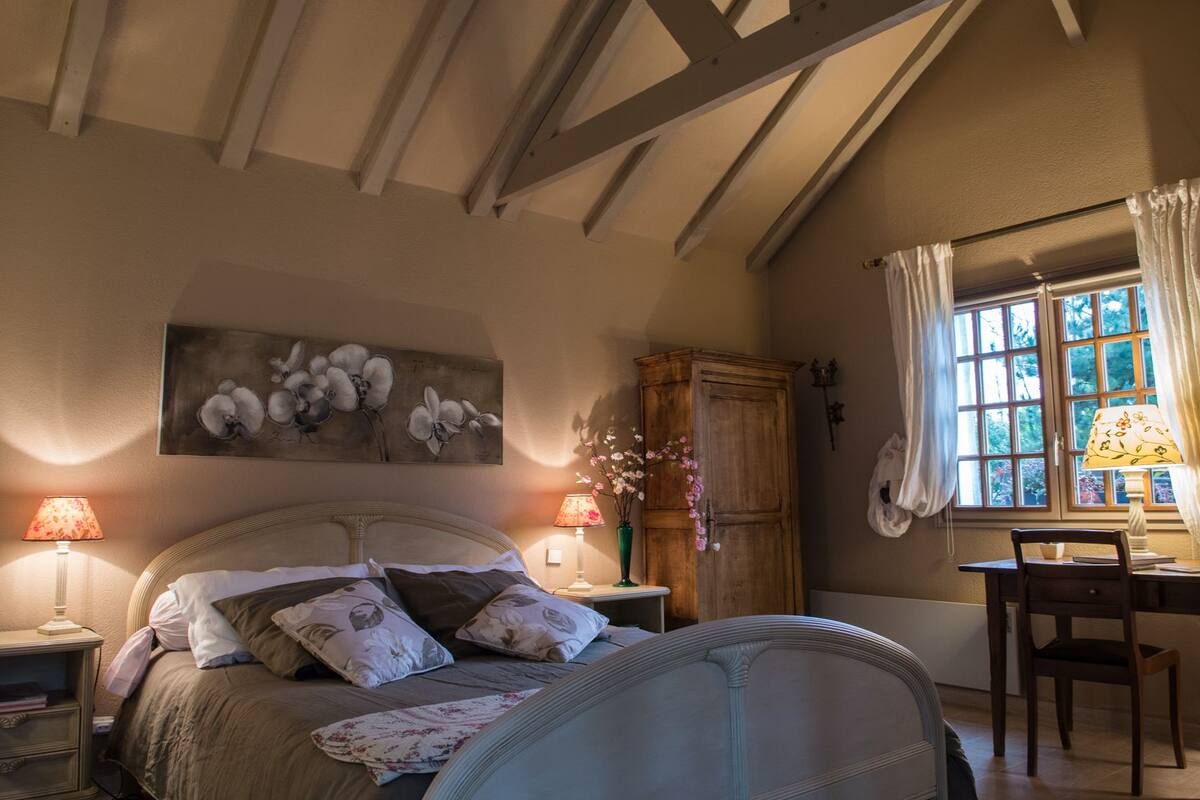 Premium bedding, desk, soundproofing, iron/ironing board