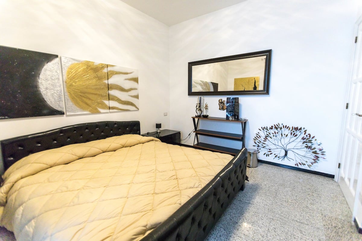 Habitación doble | Ropa de cama de alta calidad, minibar, escritorio