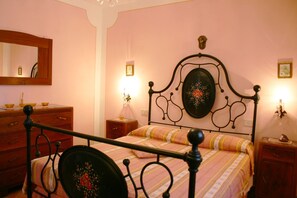 Villa, 5 Bedrooms | 5 bedrooms, individually decorated, individually furnished, desk - Wonderful Private Villa With Private Pool, TV, Pets Allowed and Parking, Close to Montepulciano (Montepulciano)