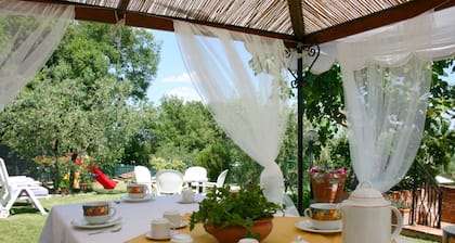 Wonderful Private Villa With Private Pool, TV, Pets Allowed and Parking, Close to Montepulciano