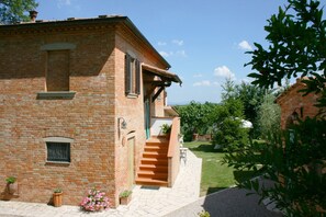 Exterior - Wonderful Private Villa With Private Pool, TV, Pets Allowed and Parking, Close to Montepulciano (Montepulciano)