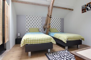 Habitación con 2 camas individuales | Camas extra y wifi gratis