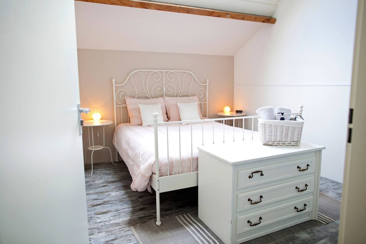 Double Room | Rollaway beds, free WiFi