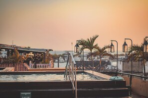 2 piscines extérieures