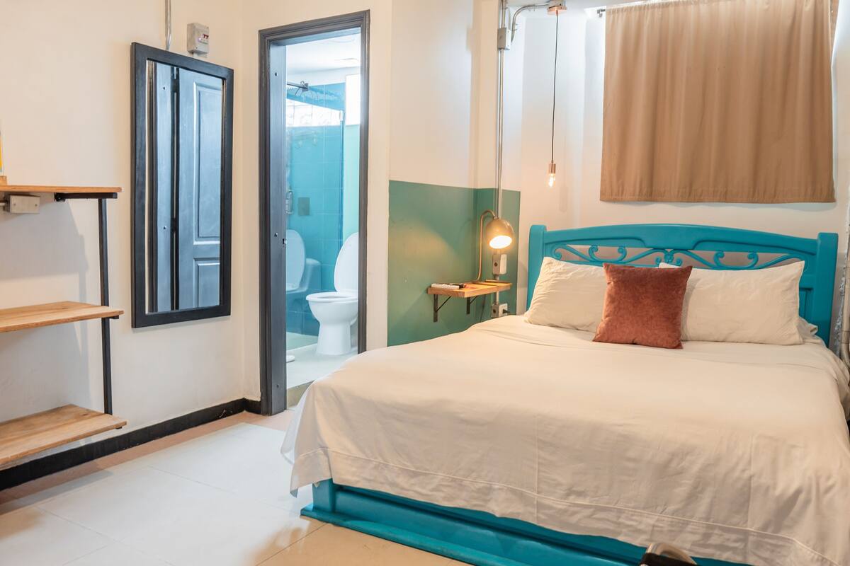 Standard Room | WiFi (free), bed sheets