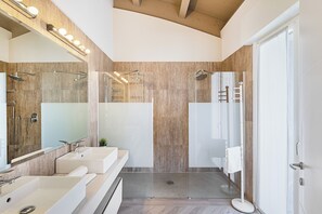 Penthouse | Bilik Mandi | Pengering rambut, bidet, tuala disediakan, sabun 