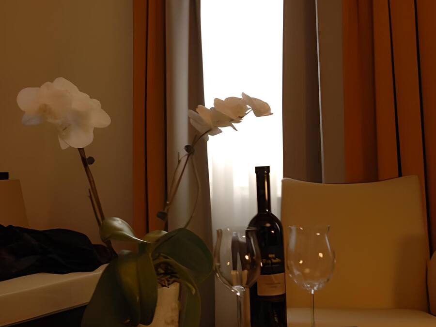 Suite | Wohnbereich | Flachbildfernseher