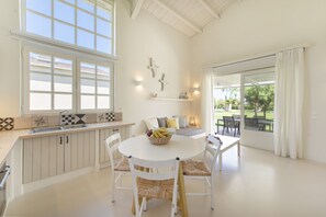 Villa, 2 Bedrooms, Accessible, Garden View | Private kitchen