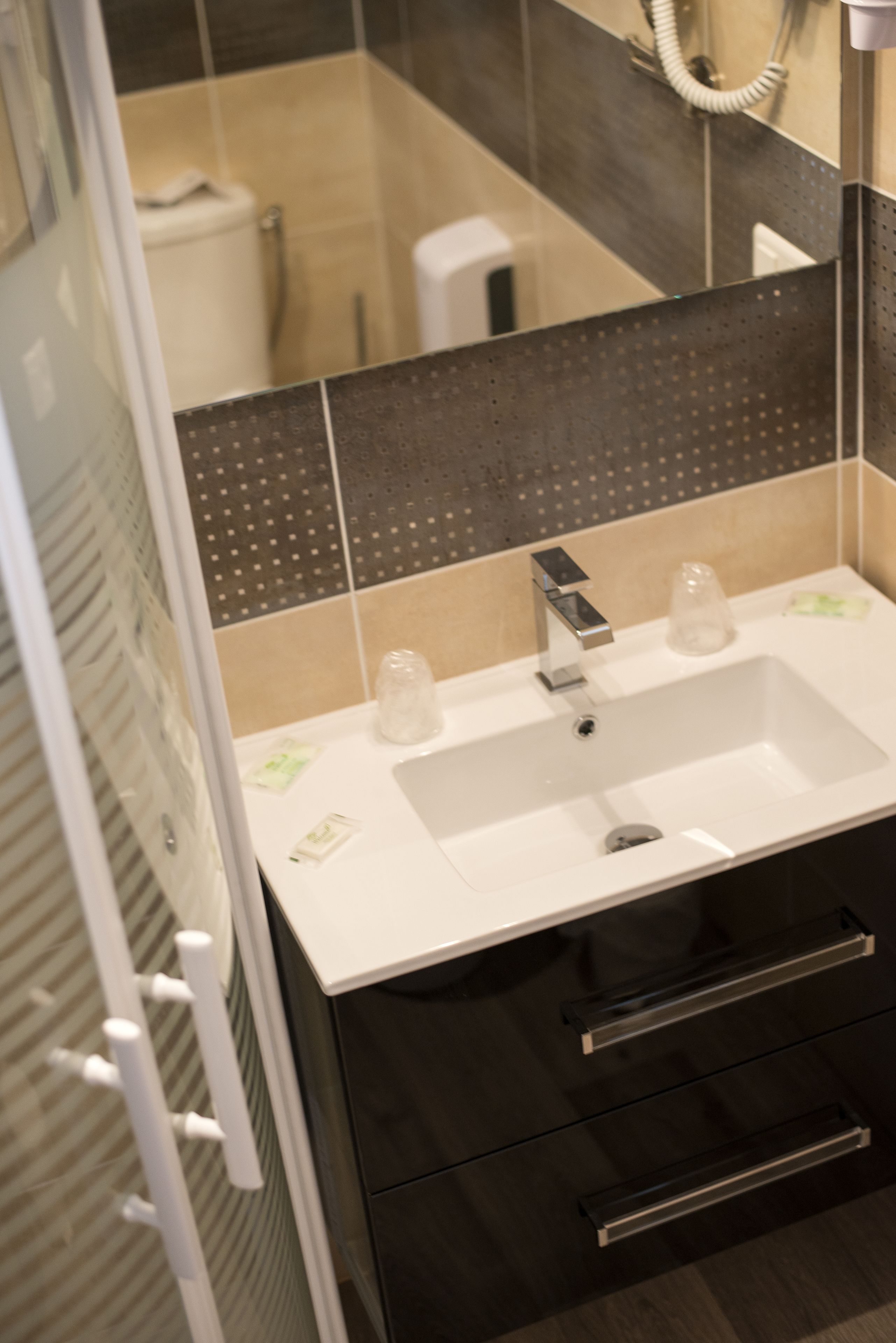 comfort double room, balcony (4) | bathroom | shower, free toiletries, hair dryer, towels