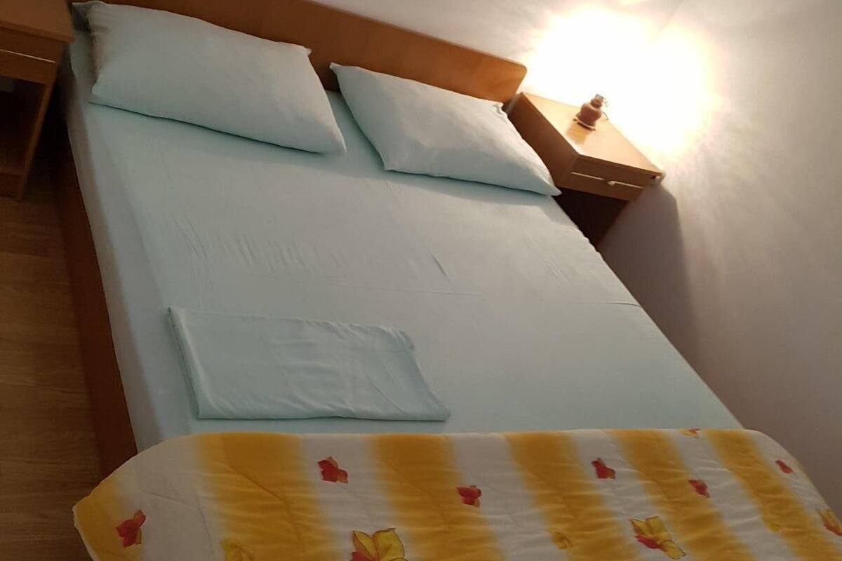 Apartamento standard, 1 quarto, terraço, vista para o mar | 1 quarto, escrivaninha, berços grátis, Wi-Fi de cortesia
