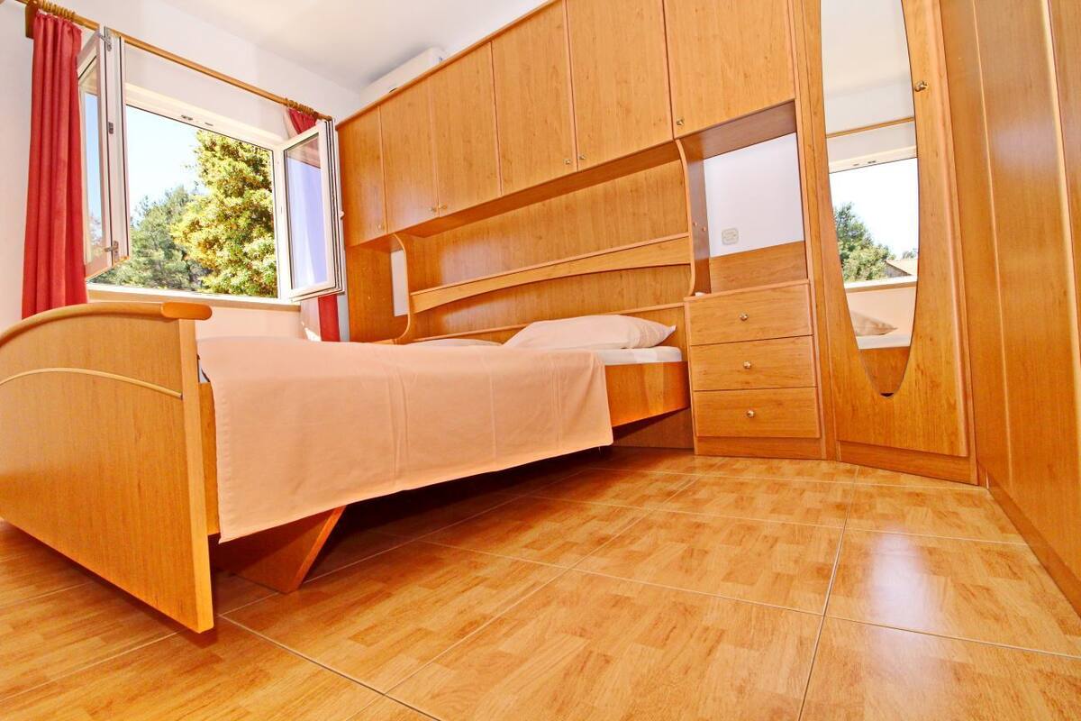 Quarto casal standard | 1 quarto, escrivaninha, berços grátis, Wi-Fi de cortesia