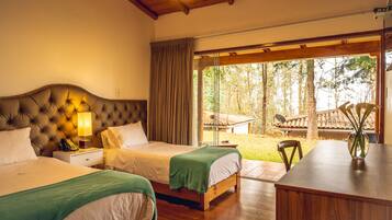 Habitación Deluxe doble | Caja fuerte, escritorio, cunas gratuitas y wifi gratis