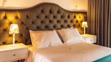 Bungalow | In-room safe, desk, free cribs/infant beds, free WiFi