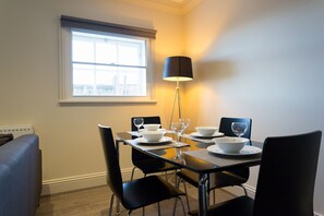 Luxury Studio, Kitchen, Ground Floor | In-room dining