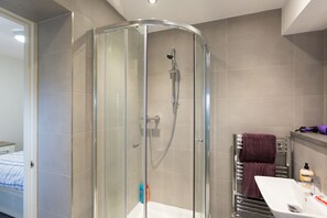 Luxury Apartment, 1 Bedroom, Kitchen, City View | Bathroom