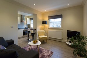 Luxury Apartment, 1 Bedroom, Kitchen, City View | Living area