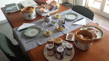Tägliches inbegriffenes Frühstücksbuffet