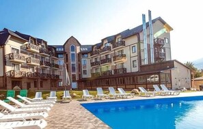 Indoor pool, outdoor pool