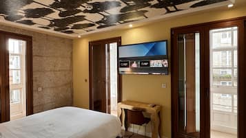 Minibar, in-room safe, desk, blackout curtains