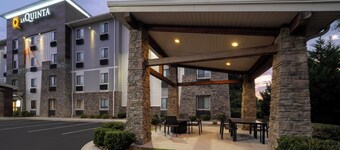 La Quinta Inn & Suites by Wyndham Greenville Woodruff Rd.