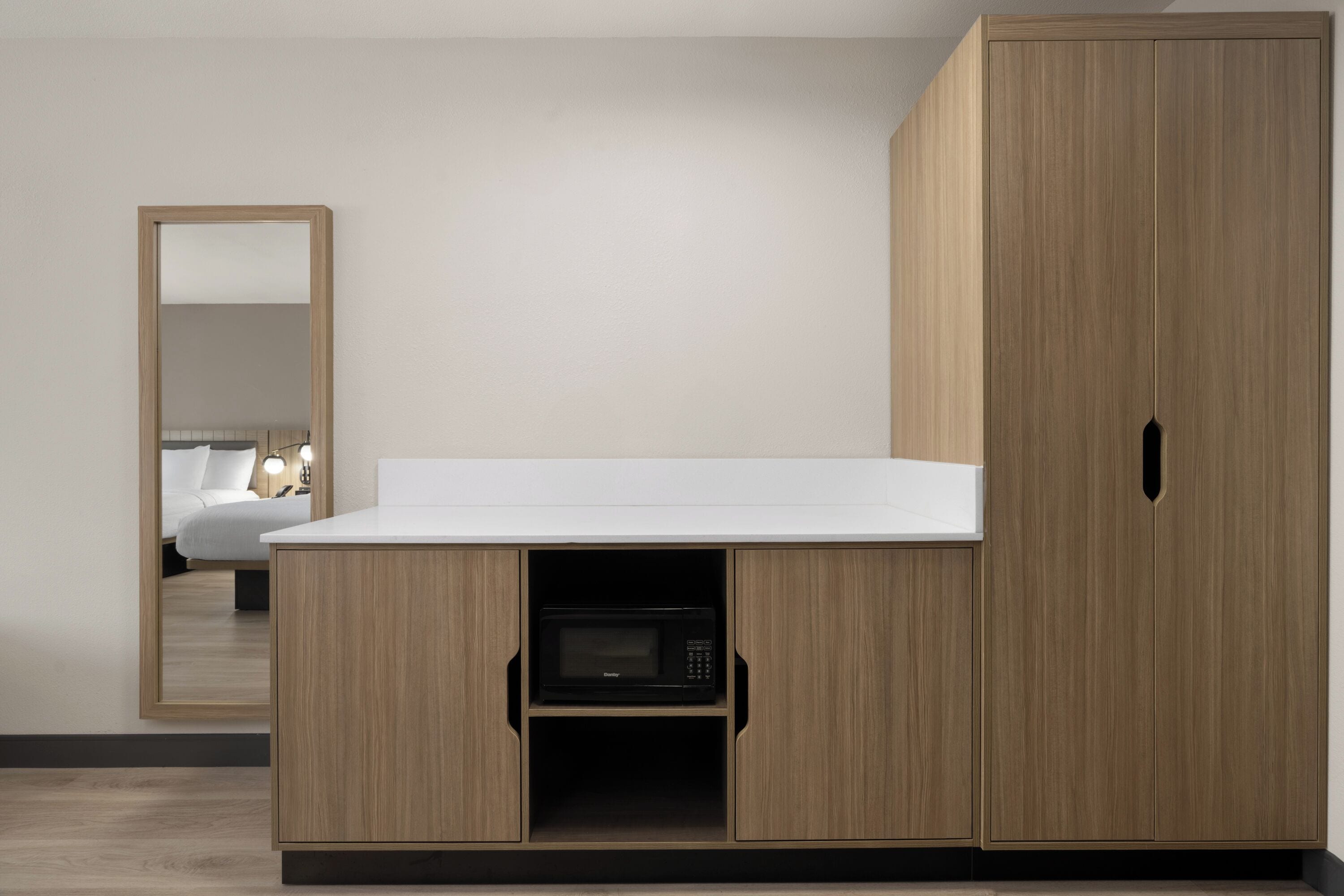 1 bedroom, premium bedding, pillow-top beds, desk