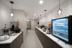 Free daily local cuisine breakfast - La Quinta Inn & Suites by Wyndham Greenville Woodruff Rd. (Greenville)