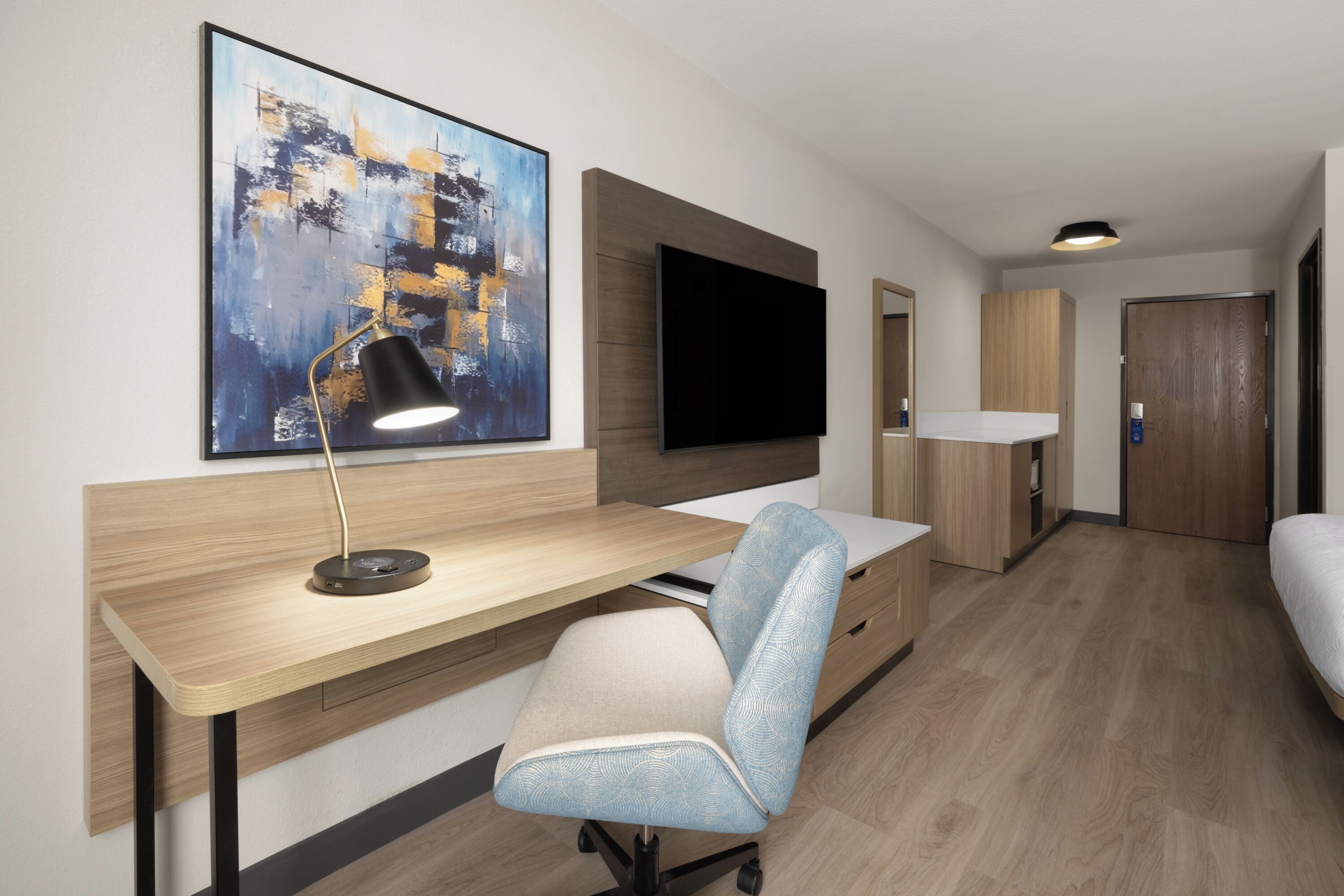 1 bedroom, premium bedding, pillow-top beds, desk