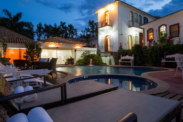 2 outdoor pools, sun loungers