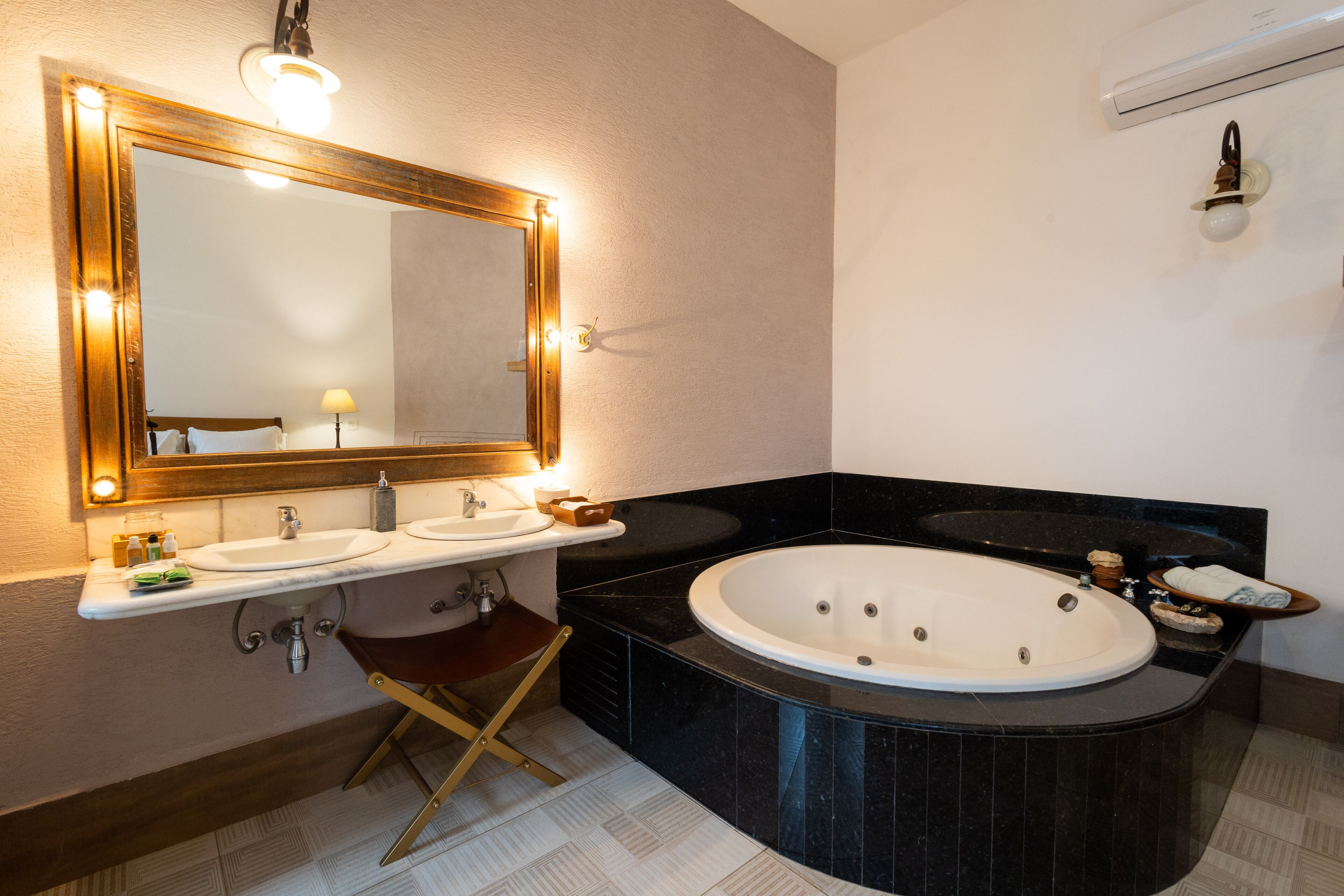 luxury suite | 1 bedroom, minibar, in-room safe, blackout curtains