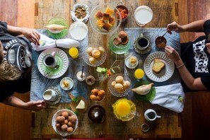 Free daily buffet breakfast  - Pousada Pequena Tiradentes (Tiradentes)