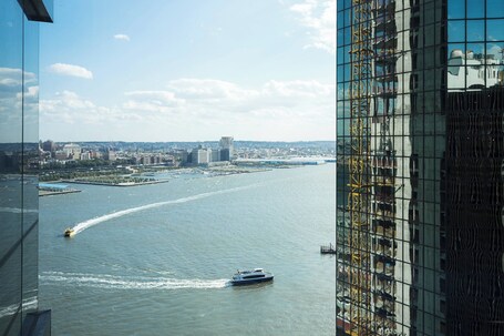 AC Hotel by Marriott New York Downtown - Image 2
