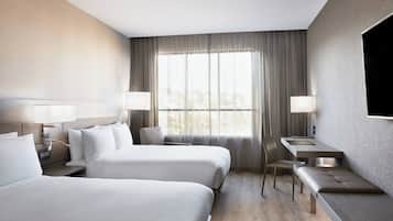 Hochwertige Bettwaren, Zimmersafe, Schreibtisch