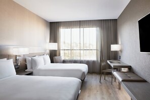 Premium bedding, in-room safe, desk, laptop workspace