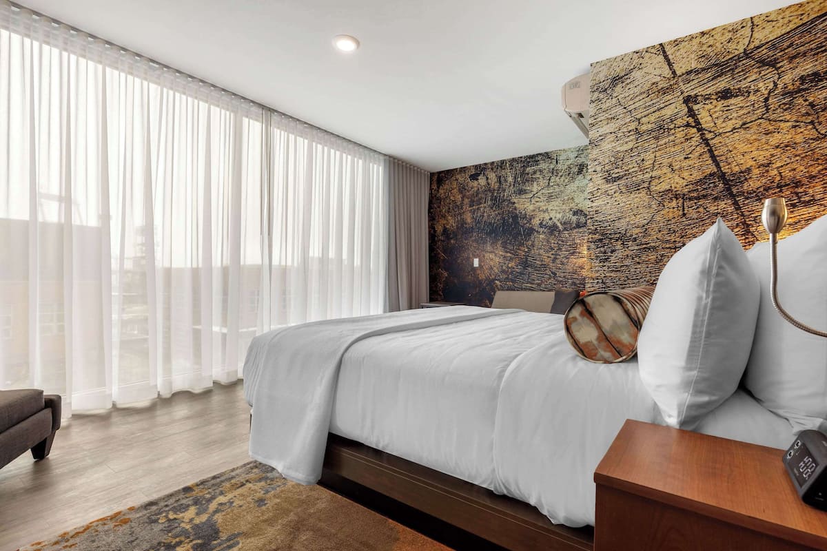 Down comforters, in-room safe, individually decorated