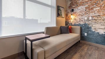 Daunenbettdecken, Zimmersafe, individuell dekoriert