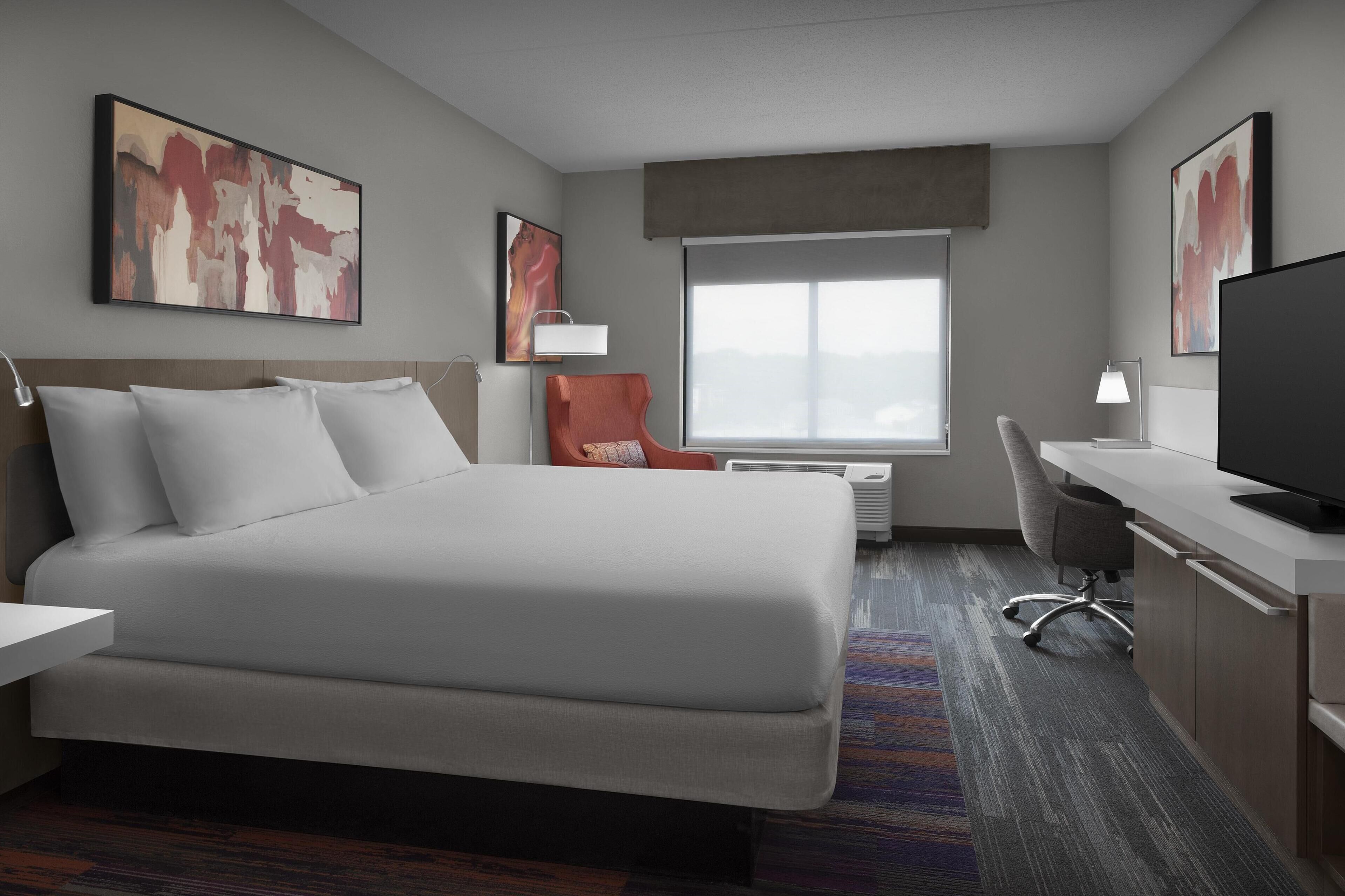 in-room safe, desk, laptop workspace, blackout curtains