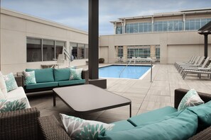 Seasonal outdoor pool - Hilton Garden Inn Charlotte Waverly, NC (Matthews)