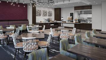 Päivittäinen buffetaamiainen maksusta