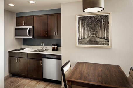 Homewood Suites by Hilton Teaneck Glenpointe - Image 41