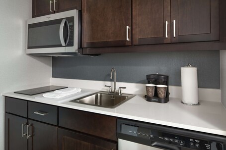 Homewood Suites by Hilton Teaneck Glenpointe - Image 39