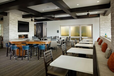 Homewood Suites by Hilton Teaneck Glenpointe - Image 16